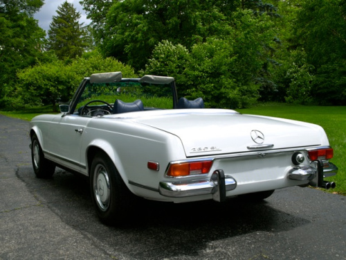 Mercedes SL, mercedes benz museum, mercedes 280SL, mercedes 230sl, w113, mercedes pagoda, 280 sl