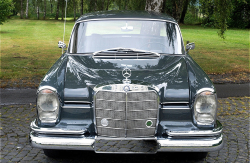 Mercedes W111 sedan, the car for the American market