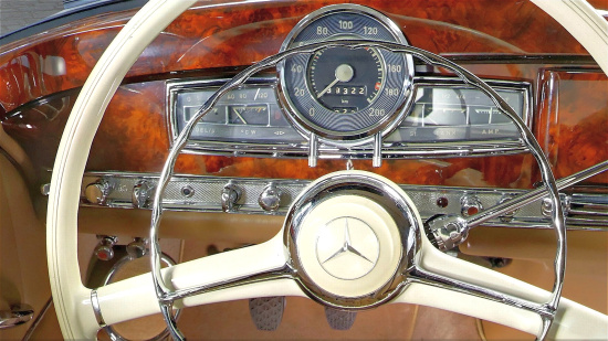 Mercedes 300 S, gauges