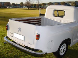 Mercedes 180D Bakkie