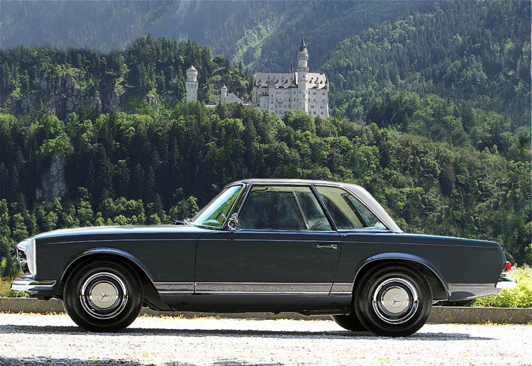 Mercedes W113 SL, a controversial design idea